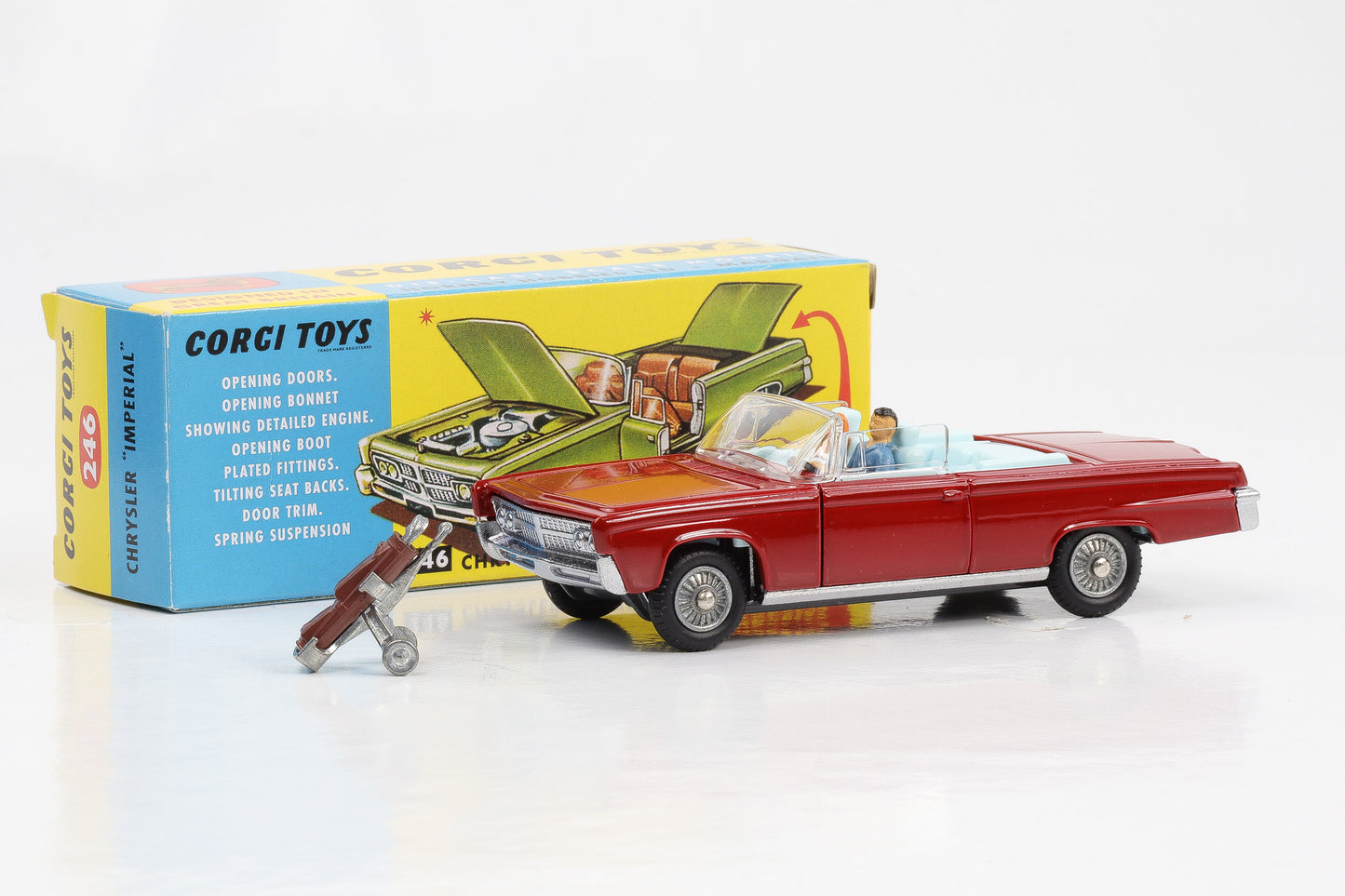 1:52 Corgi Toys Chrysler Imperial Cabrio mit Insassen und Zubehör rot Nr. 246 Repro