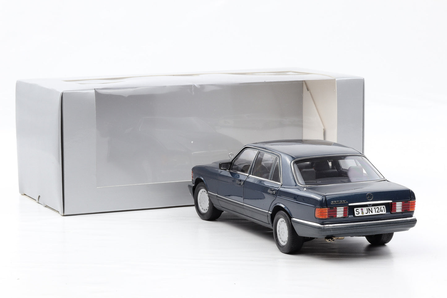 1:18 Norev Mercedes-Benz 560 SEL S-Klasse W126 surfblau metallic 1991 Dealer