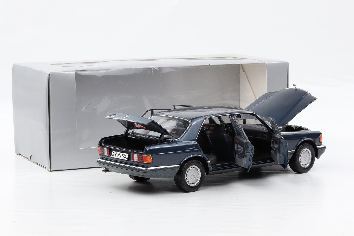 1:18 Norev Mercedes-Benz 560 SEL S-Klasse W126 surfblau metallic 1991 Dealer