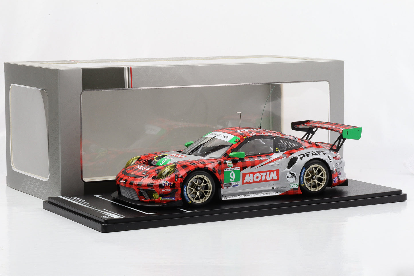 1:18 IXO 911 GT3 R #9 Sieger GTD 12h Sebring 2021 Pfaff Motorsports diecast