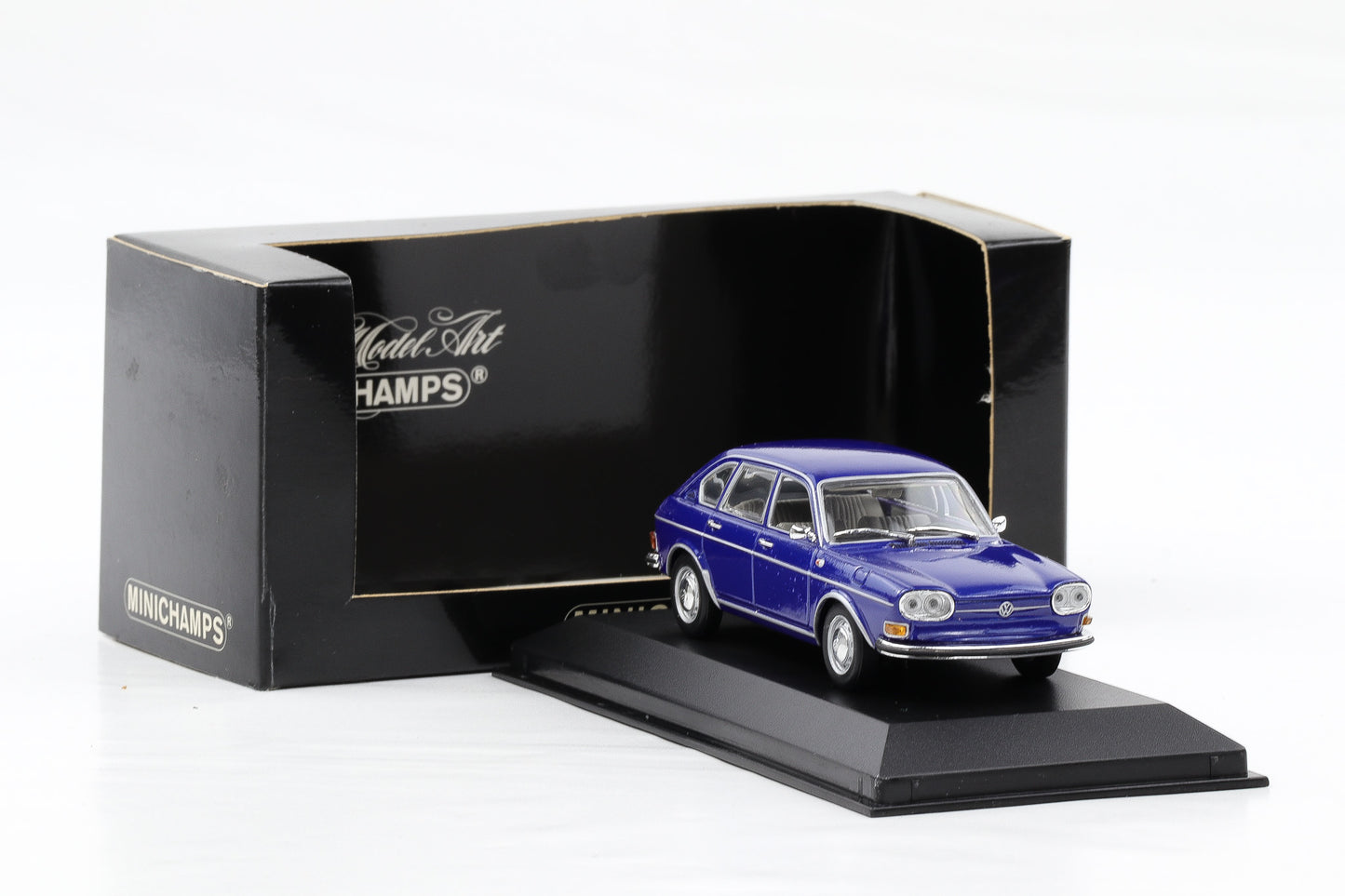 1:43 Minichamps Volkswagen VW 411 LE 1969 saphierblau