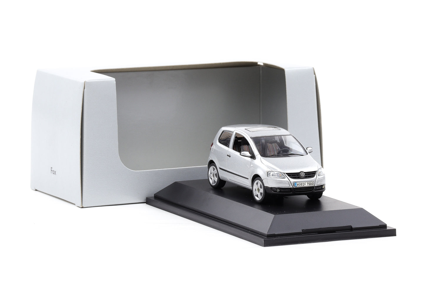 1:43 Schuco Volkswagen Fox reflexsilber metallic 2005 Dealer
