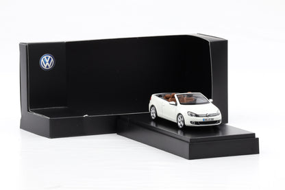 1:43 Schuco Volkswagen Golf V Cabrio Cabriolet weiss metallic Dealer