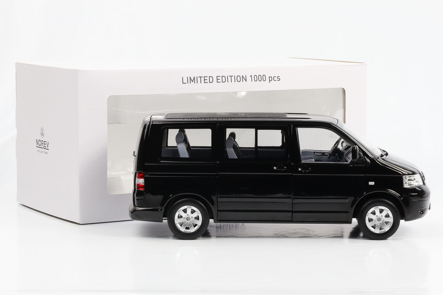 1:18 Norev Volkswagen T5 Multivan Bus 2003 schwarz full opening limited