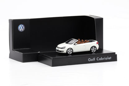 1:43 Schuco Volkswagen Golf V Cabrio Cabriolet weiss metallic Dealer