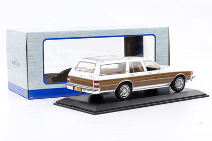 1:18 Chevrolet Caprice Kombi 1985 weiß Holzoptik / MCG diecast + Vitrine