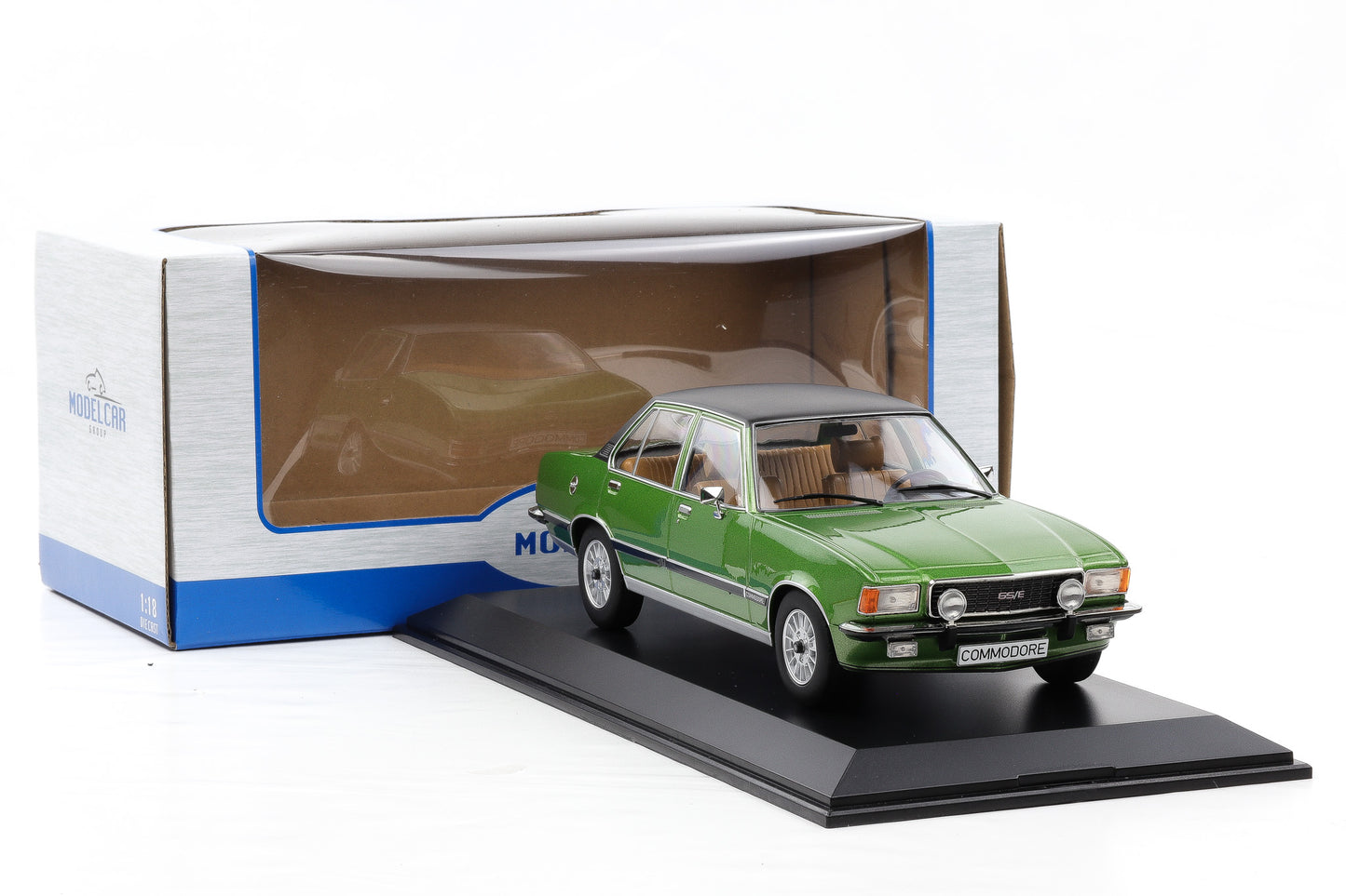 1:18 Opel Commodore B GS/E 1972 grün metallic / MCG diecast + Vitrine