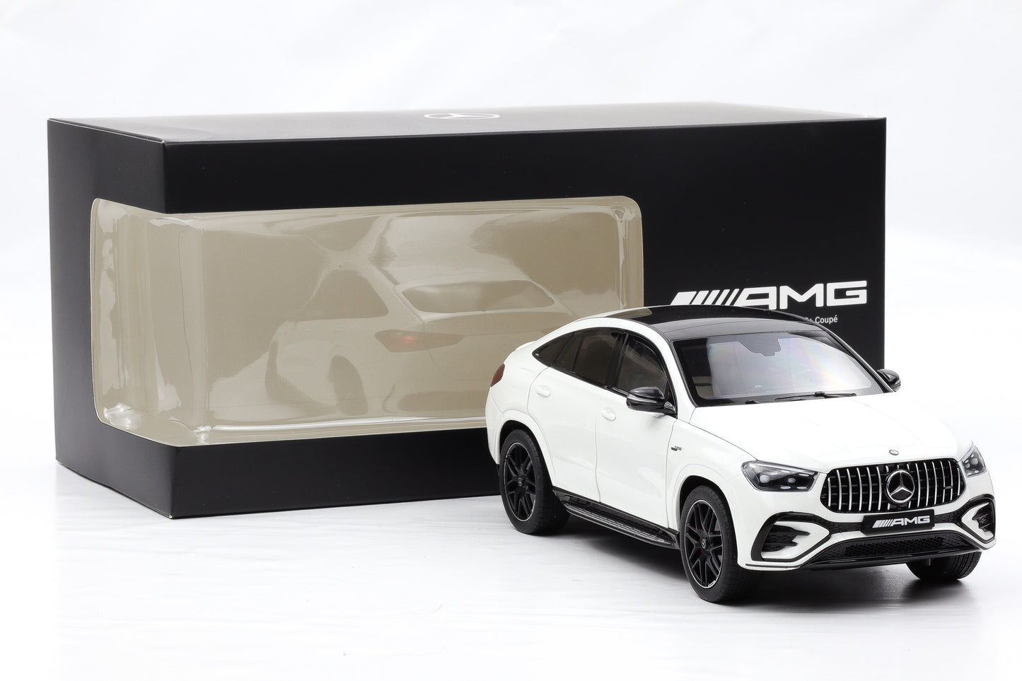 1:18 Mercedes-Benz AMG GLE 53 4MATIC Opalithweiß bright C167 NZG Dealer