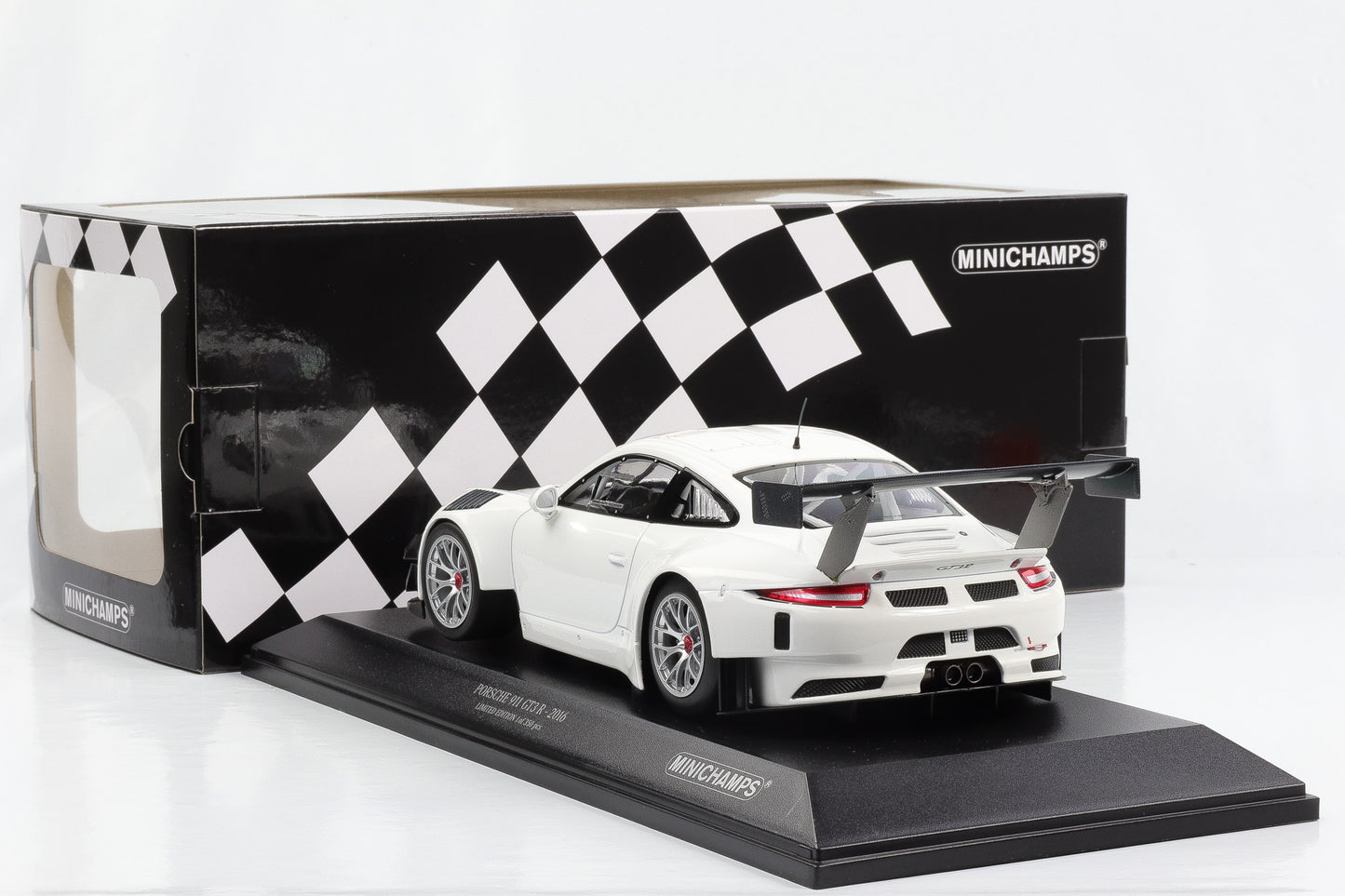 1:18 Minichamps Porsche 911 991 GT3 R 2016 weiß Plain Body limited