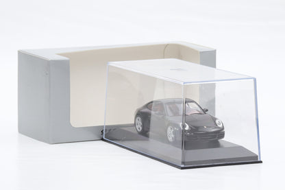 1:43 Minichamps Porsche 911 997 Carrera 4S schwarz / rotes Interieur WAP Dealer