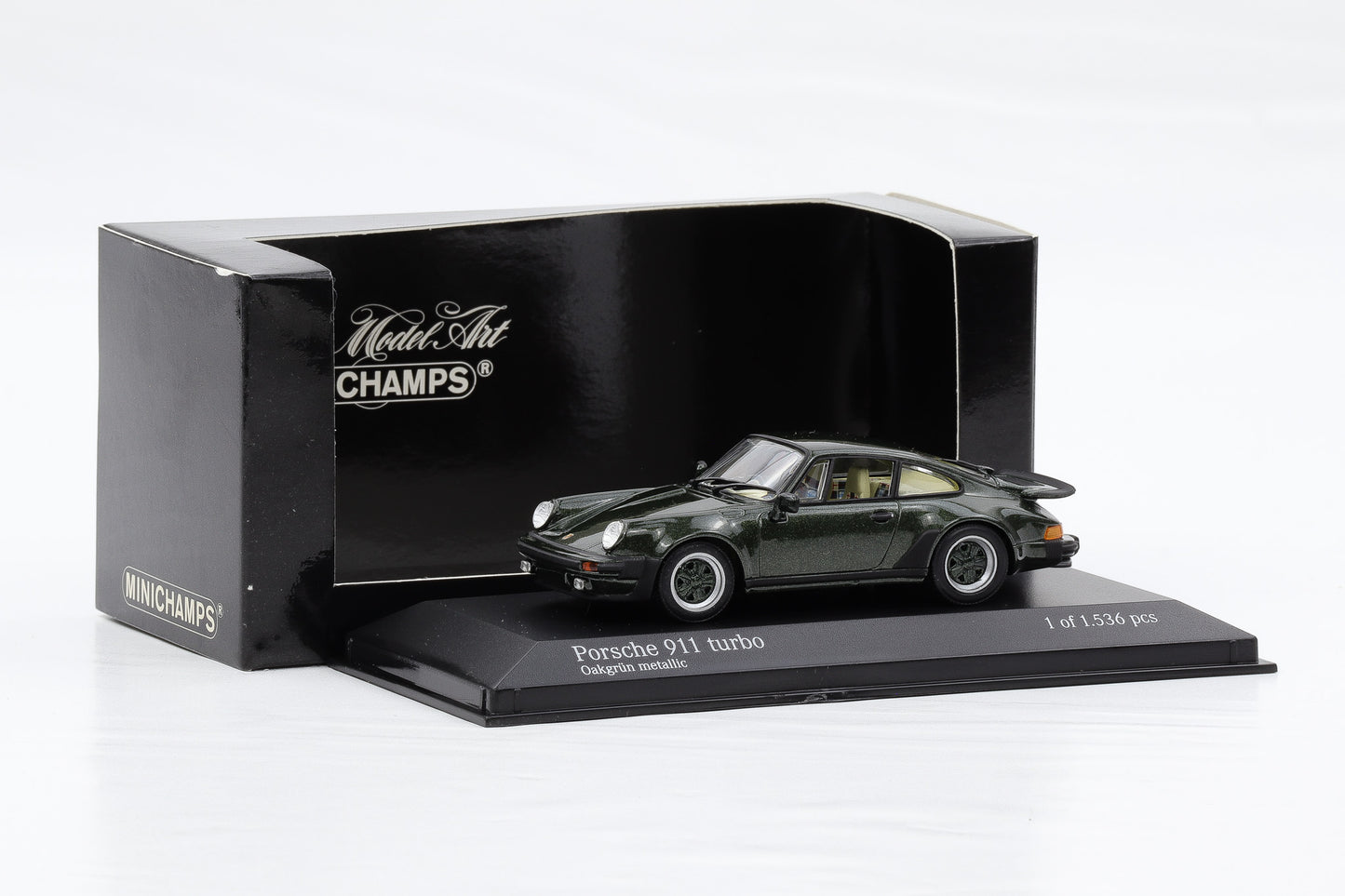 1:43 Minichamps Porsche 911 930 turbo 1977 Oakgrün-metallic
