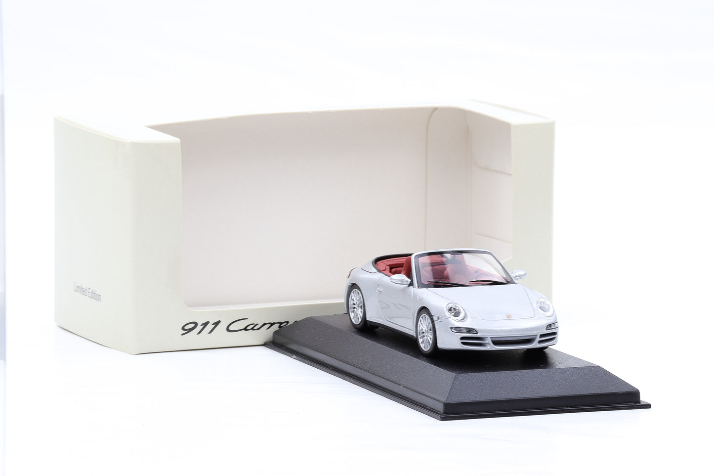 1:43 Minichamps Porsche 911 997 Carrera 4S Cabriolet silber rotes Interieur WAP Dealer
