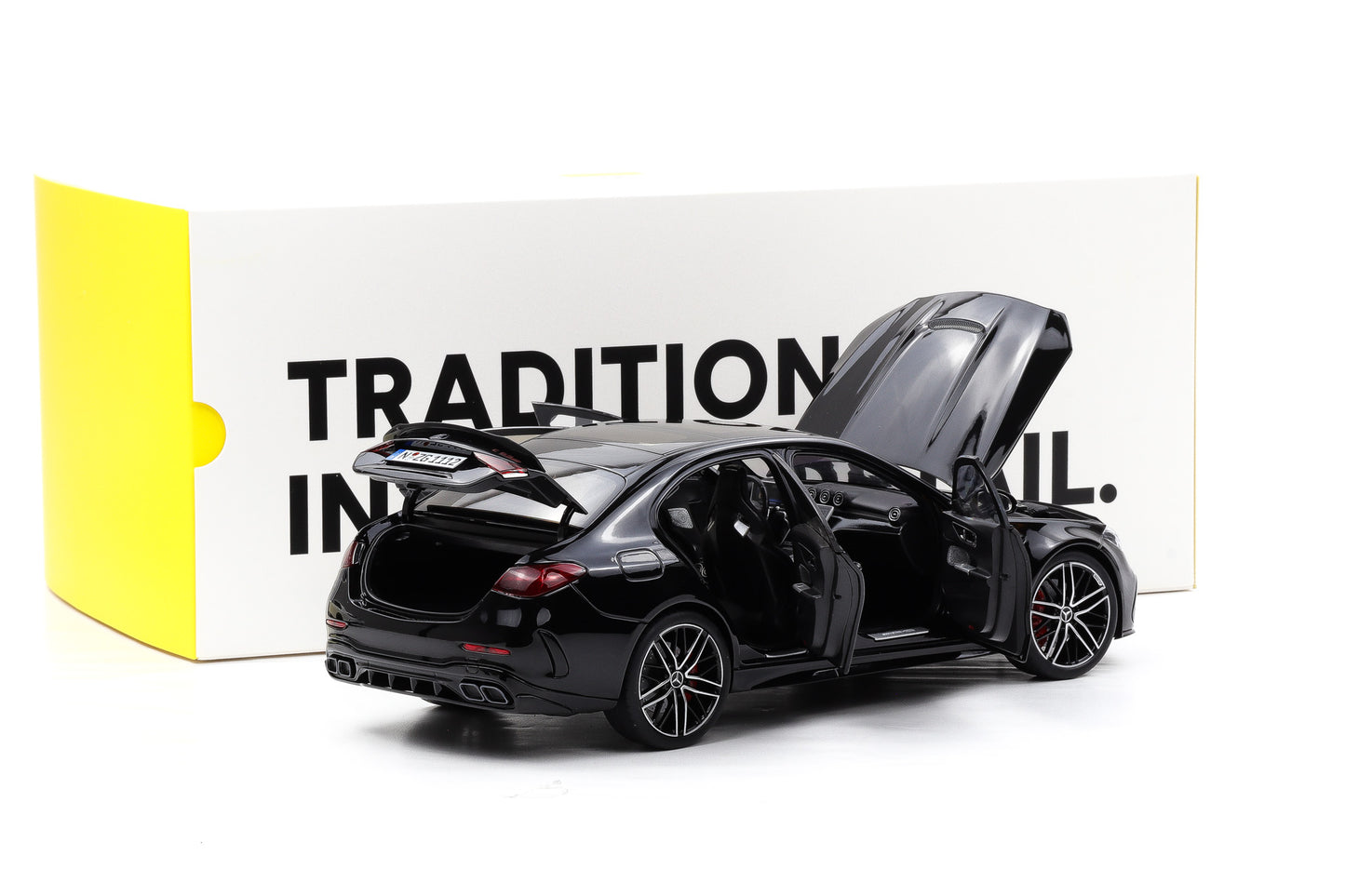 1:18 NZG Mercedes-Benz AMG C63 S E Performance W206 obsidianschwarz