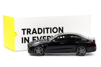 1:18 NZG Mercedes-Benz AMG C63 S E Performance W206 obsidianschwarz