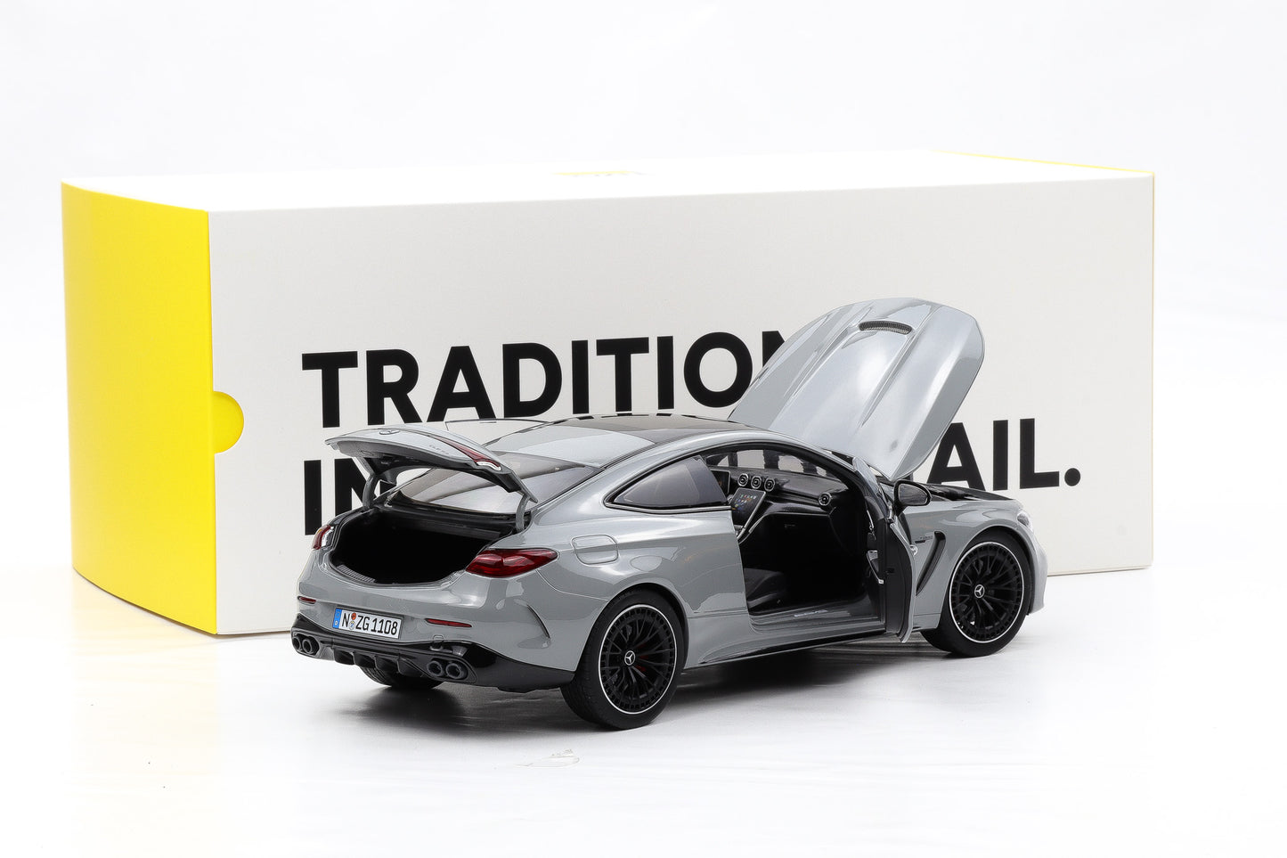 1:18 Mercedes-Benz AMG CLE 53 4Matic+ C236 alpin grey 2024 NZG