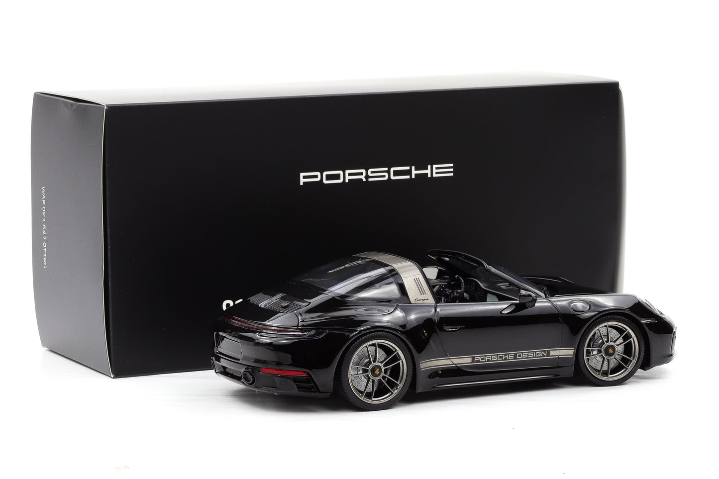 1:18 Minichamps Porsche 911 (992) Targa 4 GTS 50 Jahre Design schwarz WAP Dealer