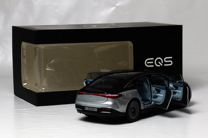 1:18 NZG Mercedes EQS V297 AMG Line mit Licht silber / schwarz DEALER NEU