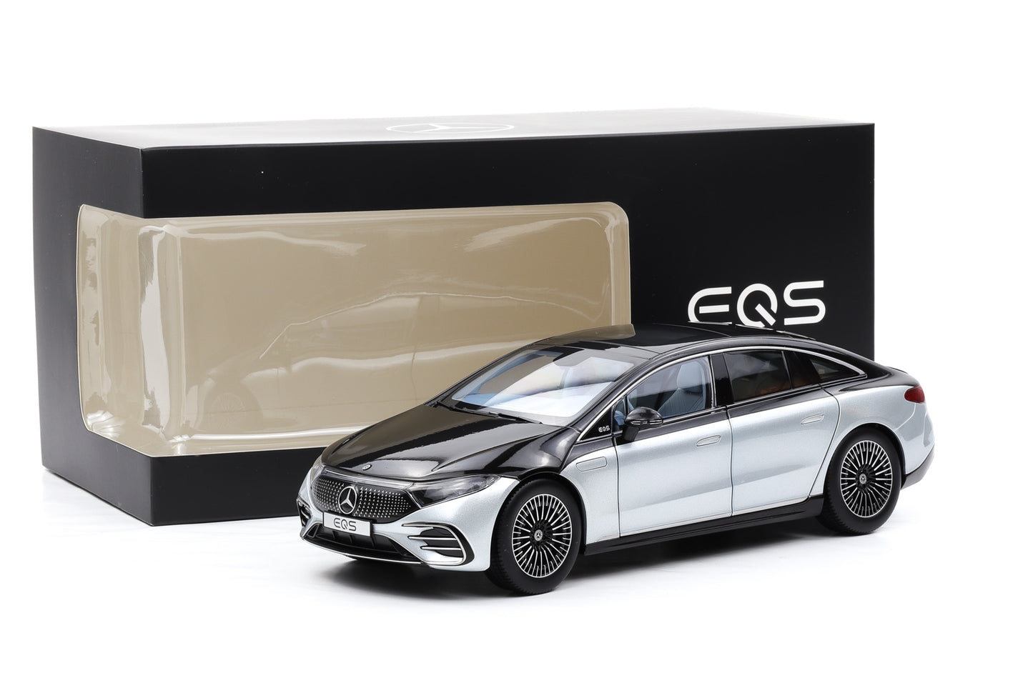 1:18 NZG Mercedes EQS V297 AMG Line mit Licht silber / schwarz DEALER NEU