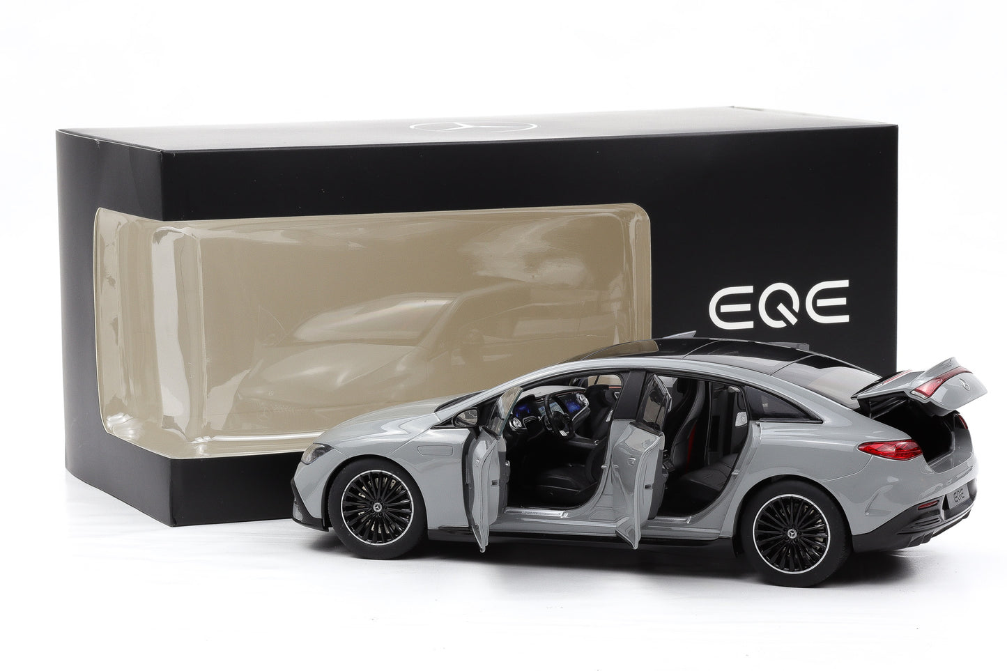 1:18 Mercedes-Benz EQE AMG Line V295 alpingrau 2023 NZG Dealer