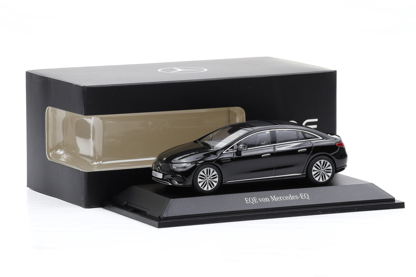 1:43 Herpa Mercedes-Benz EQ EQE V295 obsidianschwarz 2022 Dealer B669601107