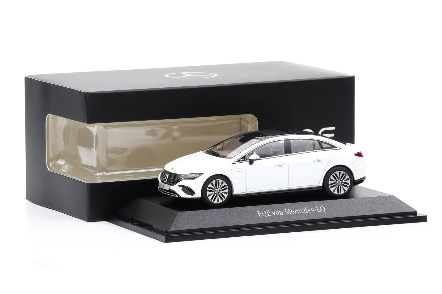 1:43 Herpa Mercedes-Benz EQ EQE V295 opalithweiß bright 2022 Dealer B669601106