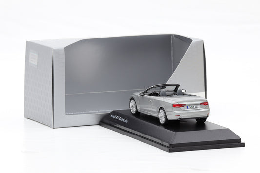 1:43 Spark Audi A5 Cabriolet Cabrio Florett silver metallic 2017 Dealer