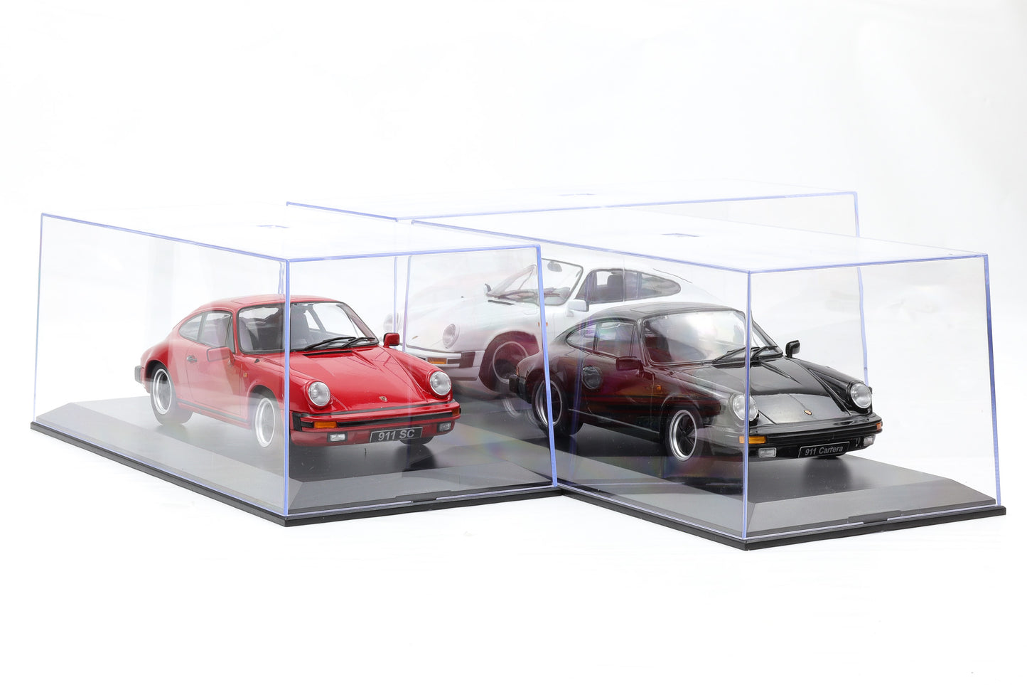 1:18 Porsche 911 Carrera Coupe 1983 weiss schwarz rot + Vitrine KK Scale