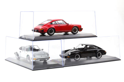 1:18 Porsche 911 Carrera Coupe 1983 weiss schwarz rot + Vitrine KK Scale