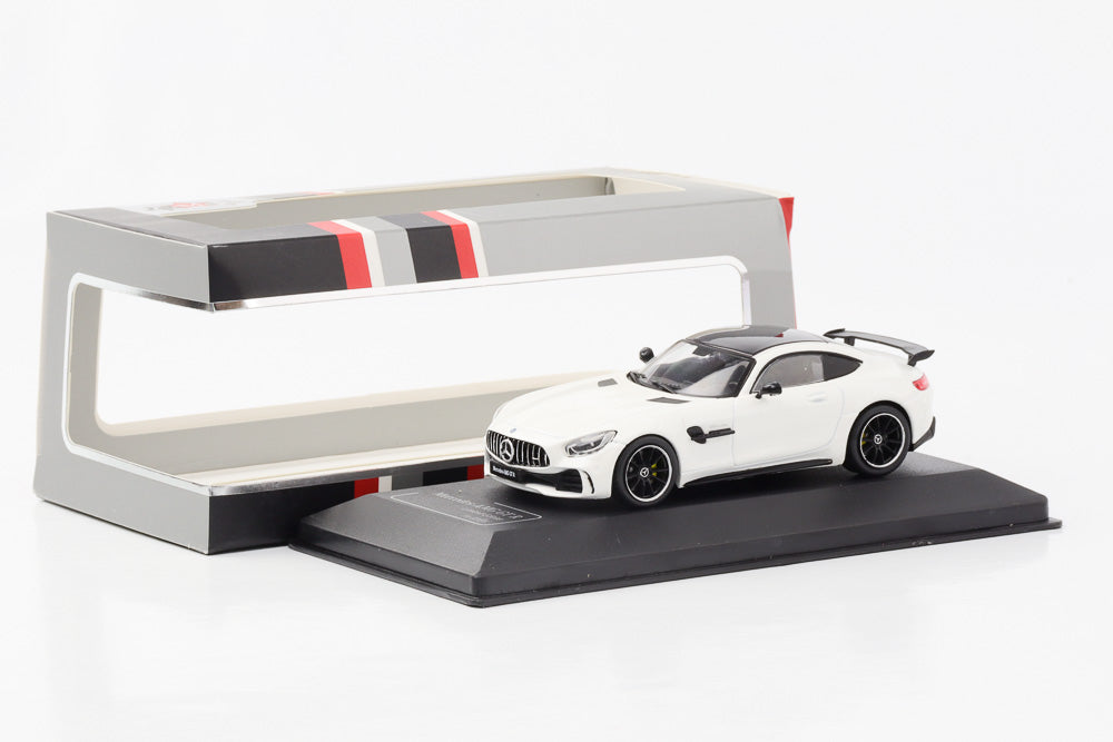 1:43 Mercedes-Benz AMG GT-R 2018 designo blanco diamante bright CMR diecast