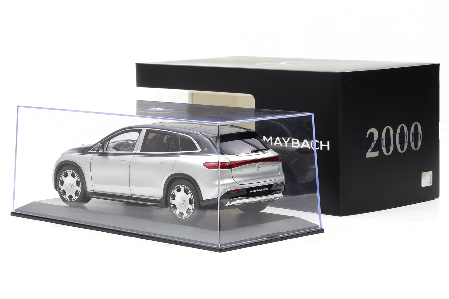 1:18 NZG Mercedes Maybach EQS 680 SUV nautic blue silber Dealer + Vitrine