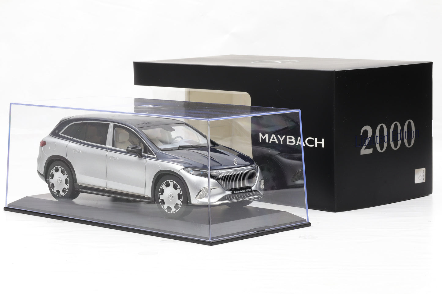 1:18 NZG Mercedes Maybach EQS 680 SUV nautic blue silber Dealer + Vitrine