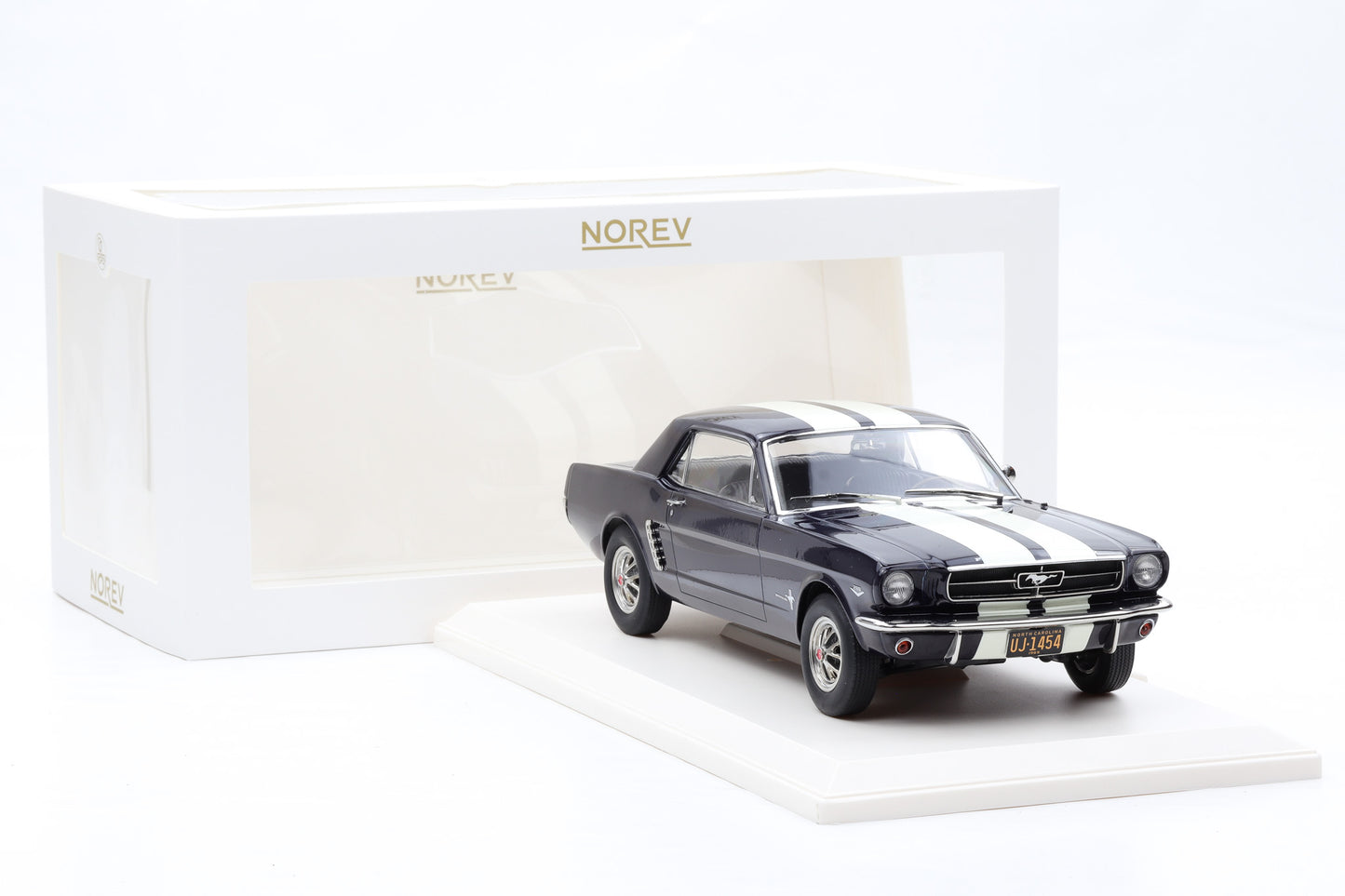 1:18 Norev Ford Mustang Hardtop Coupe 1965 Nightmist blue metallic 182805