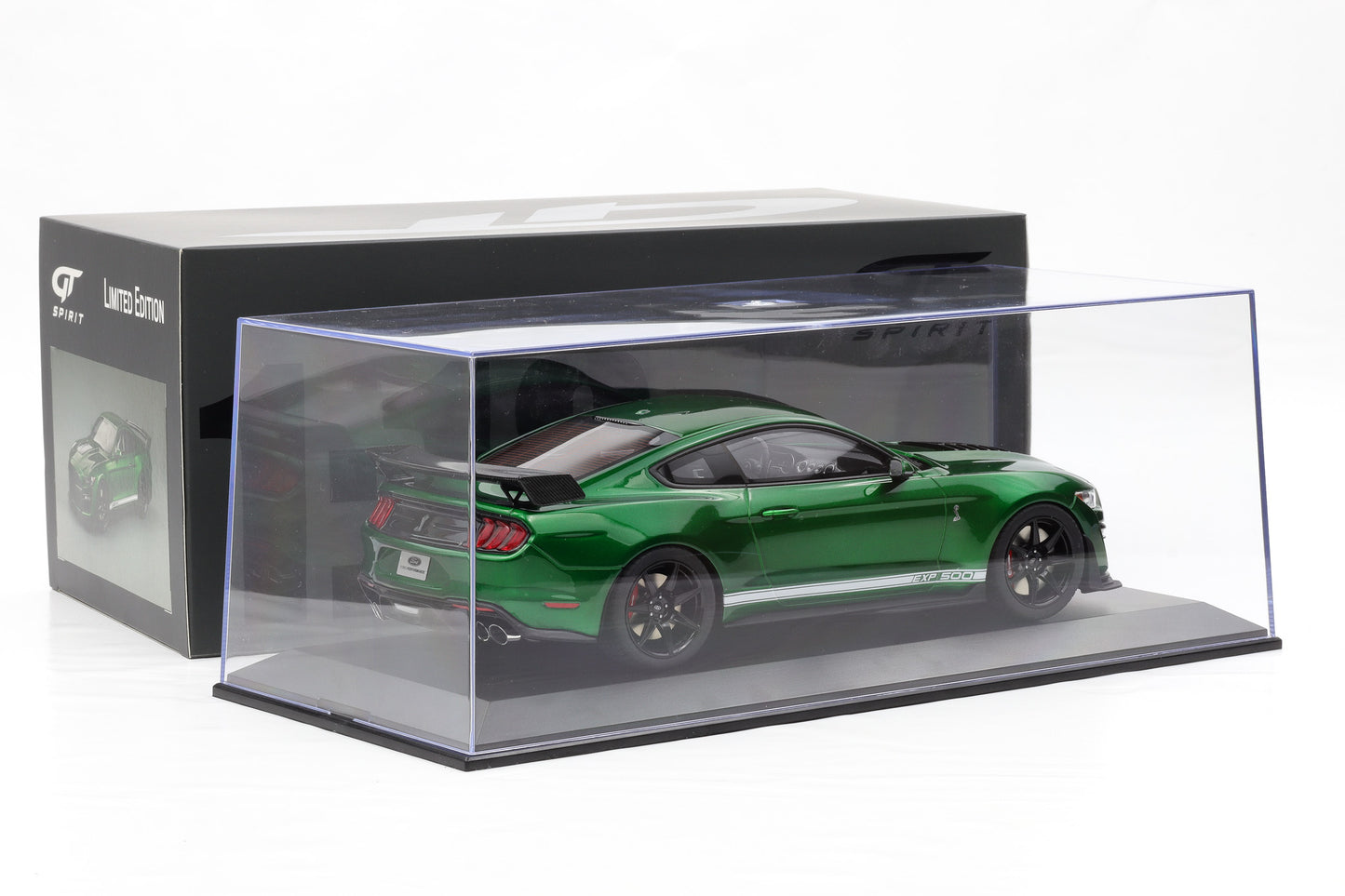 1:18 GT Spirit Shelby Mustang GT 500 Candy Apple Green GT834 + Vitrine