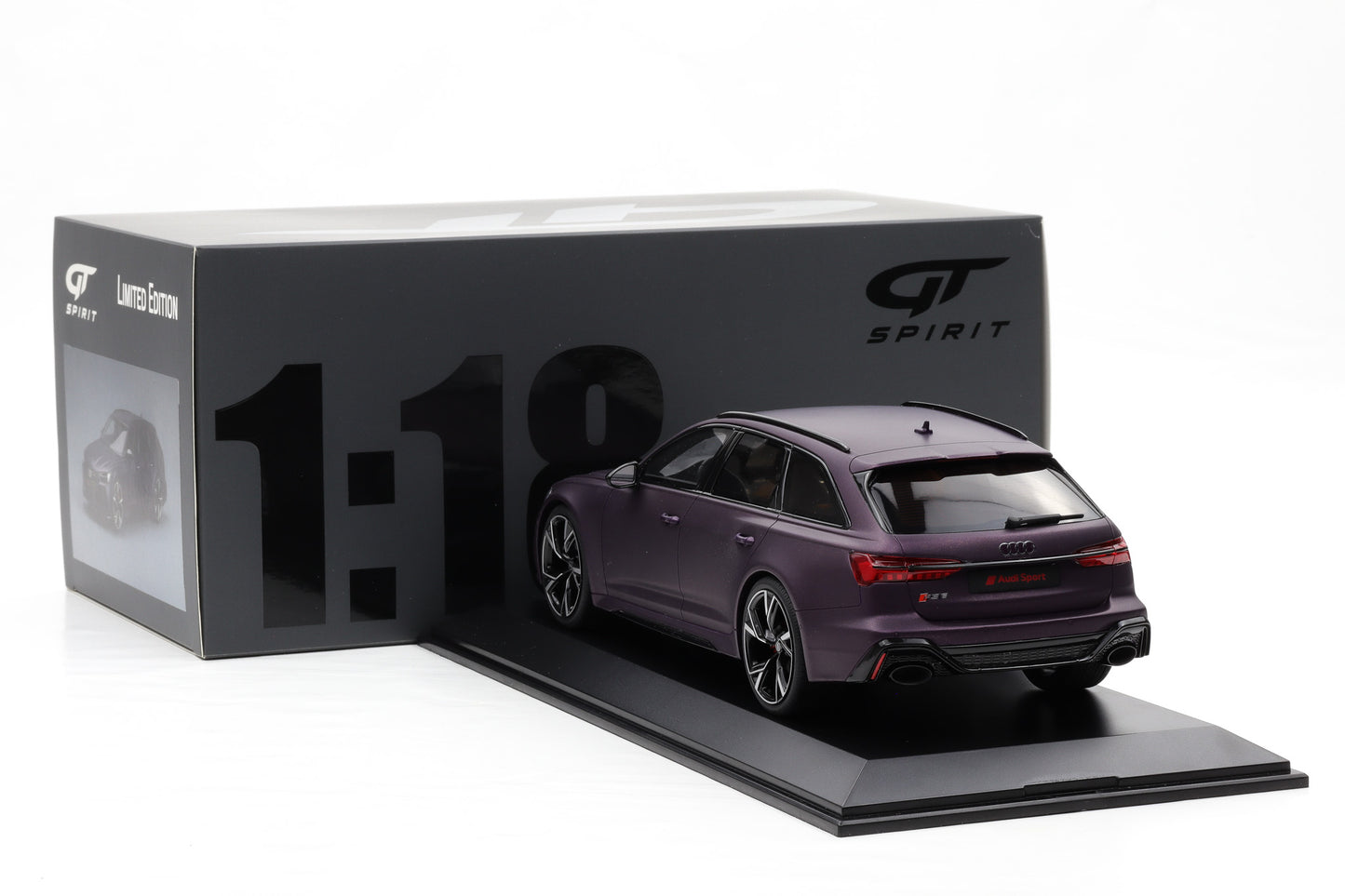 1:18 GT Spirit Audi RS6 C8 Avant 2020 matt purple GT825 + Vitrine