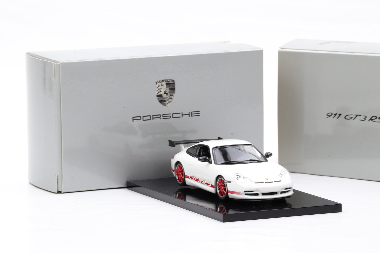 1:43 Minichamps Porsche 911 996 GT3 RS weiß rotem Schriftzug / Felgen WAP