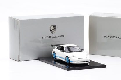 1:43 Minichamps Porsche 911 GT3 RS  weiß mit blauem Schriftzug / Felgen WAP