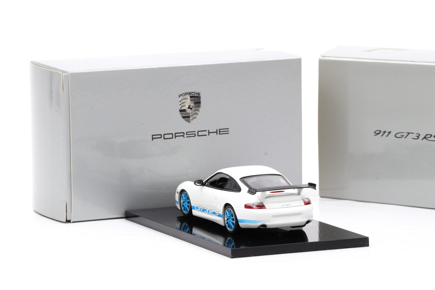 1:43 Minichamps Porsche 911 GT3 RS  weiß mit blauem Schriftzug / Felgen WAP