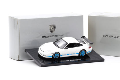 1:43 Minichamps Porsche 911 GT3 RS  weiß mit blauem Schriftzug / Felgen WAP