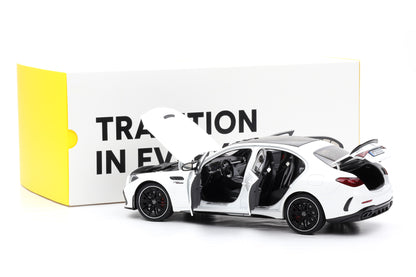 1:18 NZG Mercedes-Benz AMG C63 S E Performance W206 opalitweiss