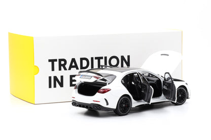1:18 NZG Mercedes-Benz AMG C63 S E Performance W206 opalitweiss