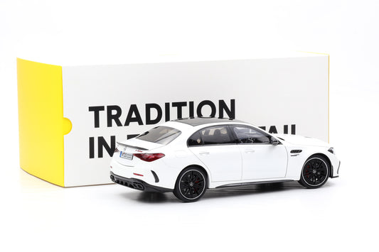 1:18 NZG Mercedes-Benz AMG C63 S E Performance W206 opalitweiss