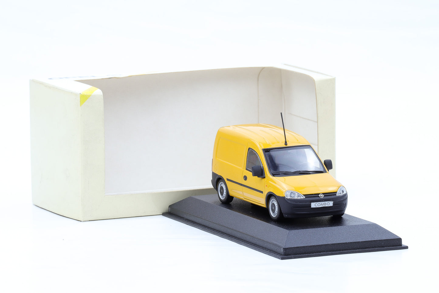 1:43 Minichamps Opel Combo VAN gelb 2002 DEALER / Gebraucht