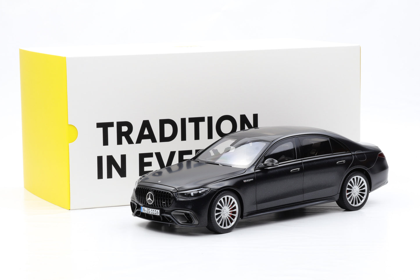 1:18 NZG Mercedes-Benz AMG S 63 E V8 Performance 2022 nightblack magno