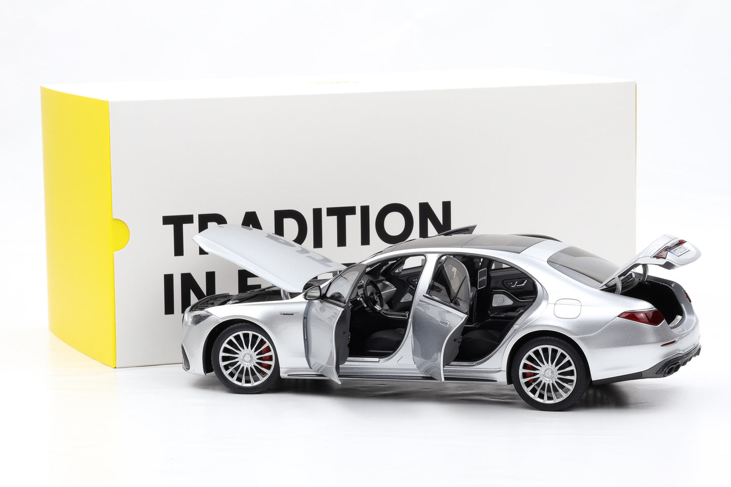 1:18 NZG Mercedes-Benz AMG S 63 E V8 Performance 2022 hightech silver