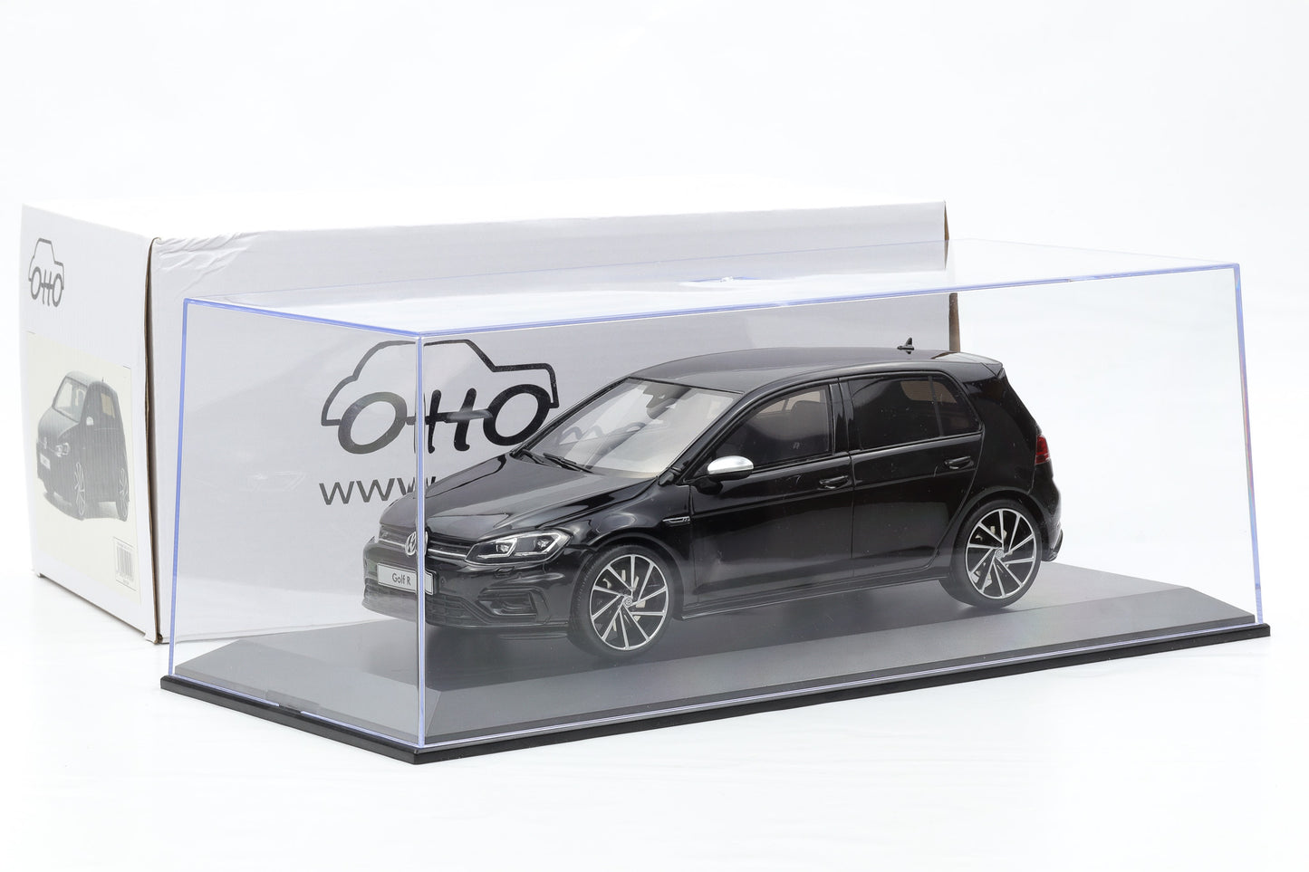 1:18 OTTOmobile VW Golf 7 R 5-Türer 2017 schwarz OT417 + Vitrine