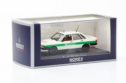 1:43 Audi 80 B2 (Type 81) Police Bavaria 1979 白色 绿色 Norev 830053