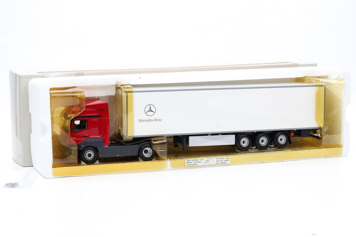 1:43 Minichamps LKW Mercedes-Benz Axor Koffertelzug / Arctic Box Truck - Defekt
