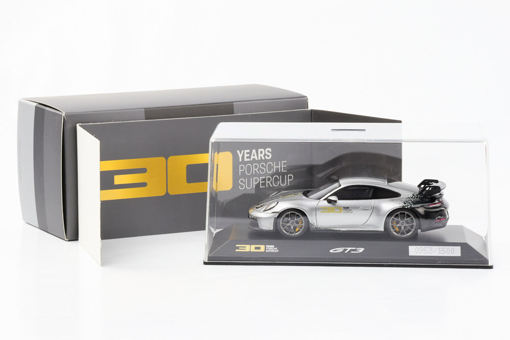 1:43 Porsche 911 992 GT3 30 anni di Porsche Supercup argento Rivenditore Spark WAP