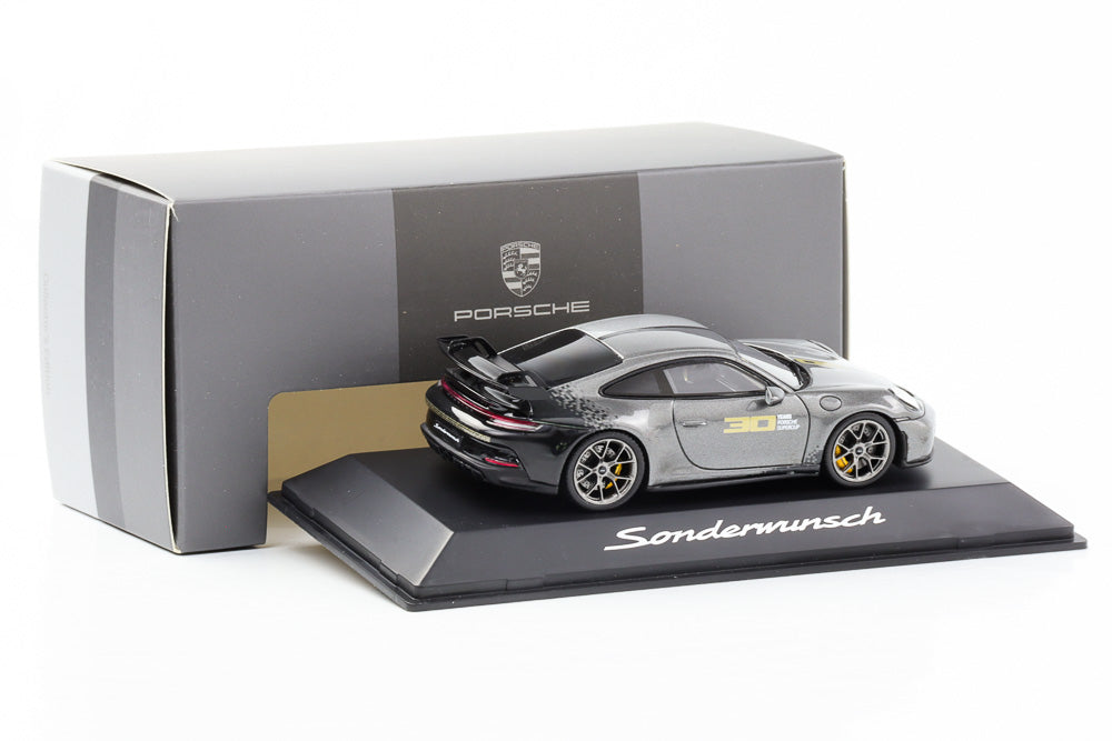 1:43 Porsche 911 992 GT3 30 anos de Porsche Supercup prata Spark revendedor WAP