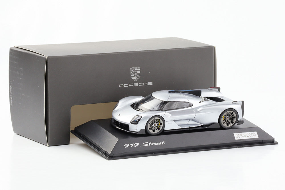 1:43 Porsche 919 Street plateado metálico Spark Concesionario WAP